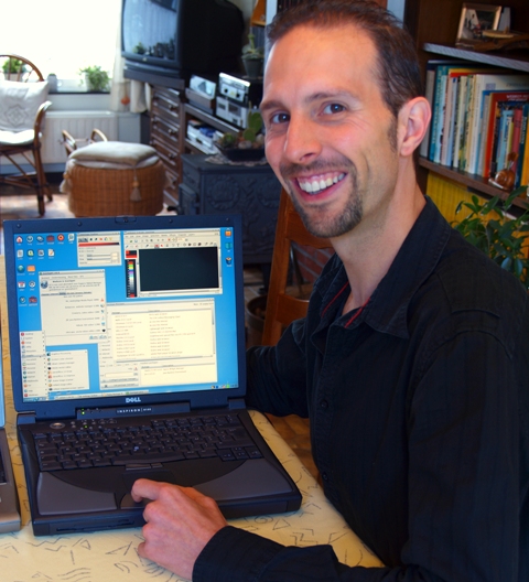 Jeroen herconfigureerde een 8-jaar oude laptop voor z'n ma... werkt nu perfekt vlotjes met Office-documenten en op internet!